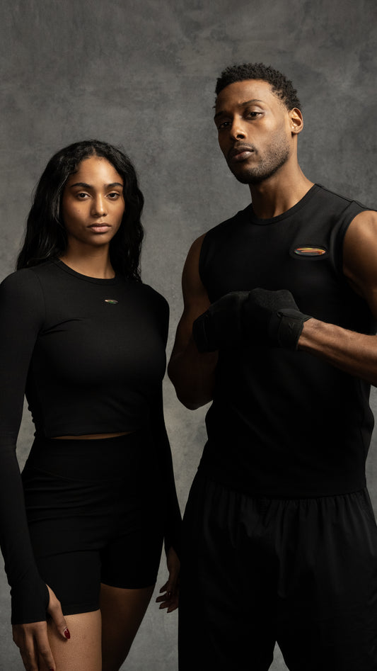 KINETIC FITTED SLEEVELESS T-SHIRT