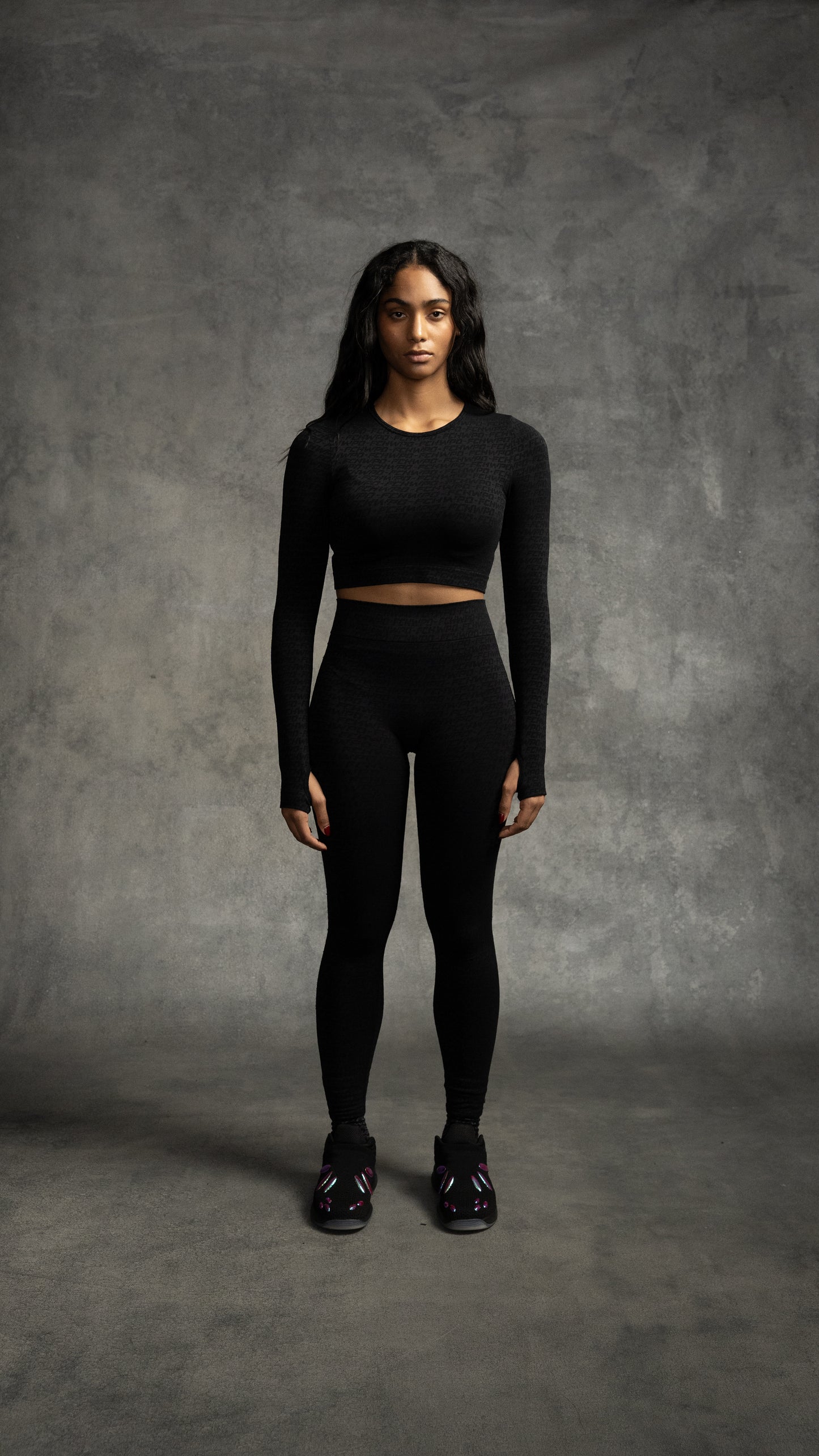 MONO MANTRA CROPPED LONG SLEEVE T-SHIRT